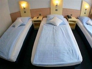 Hotel Am Wehrhahn Дюссельдорф Экстерьер фото