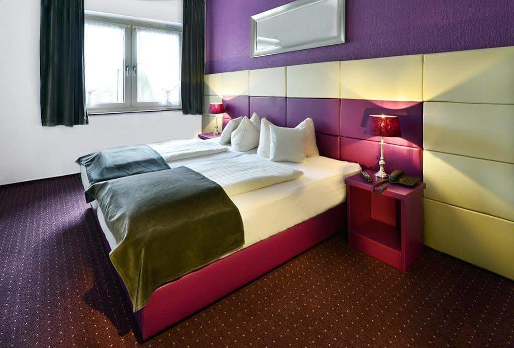 Hotel Am Wehrhahn Дюссельдорф Экстерьер фото